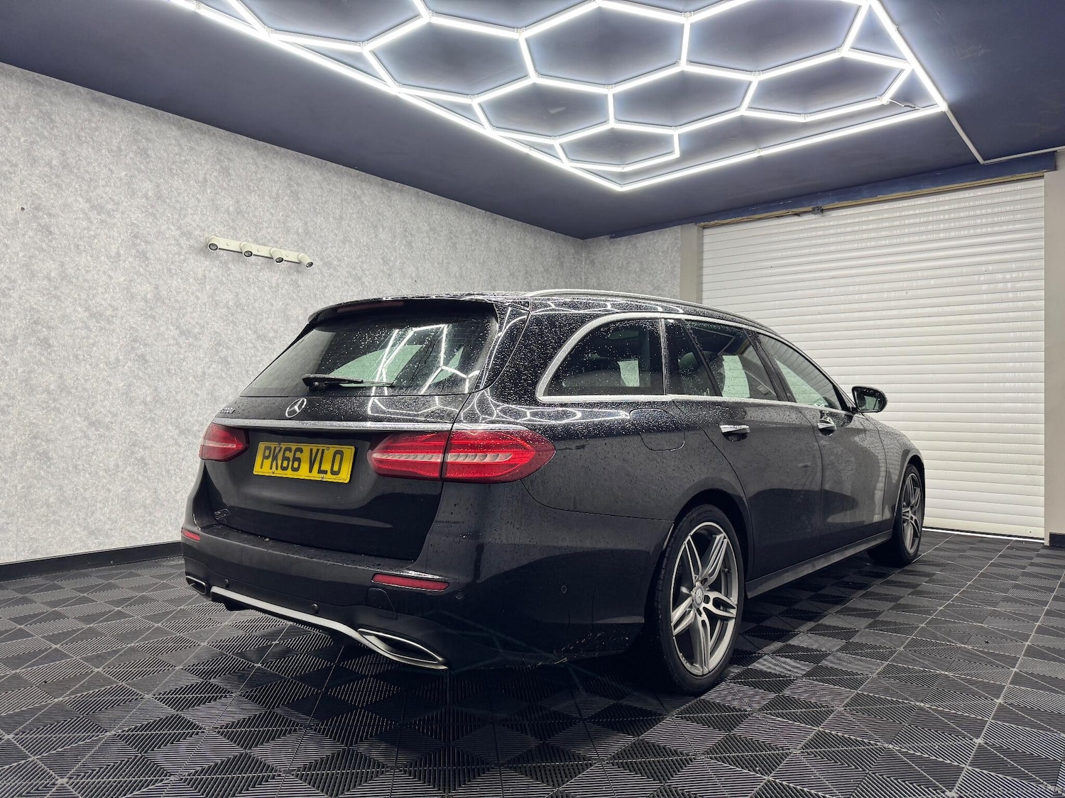 Used Mercedes-Benz E Class 2016 for sale - 76936114: Photo 4