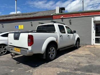 Used Nissan Navara 2013 for sale - 79664452: Photo