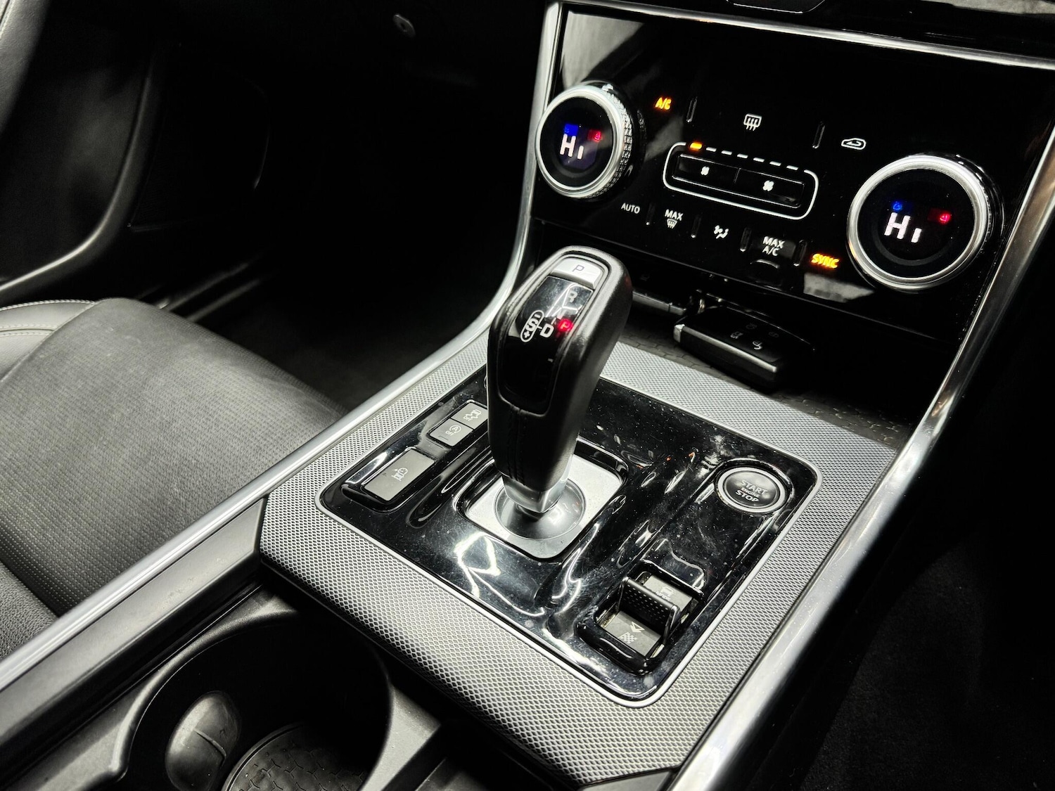 Used Jaguar XE 2019 for sale - 77174547: Photo 11