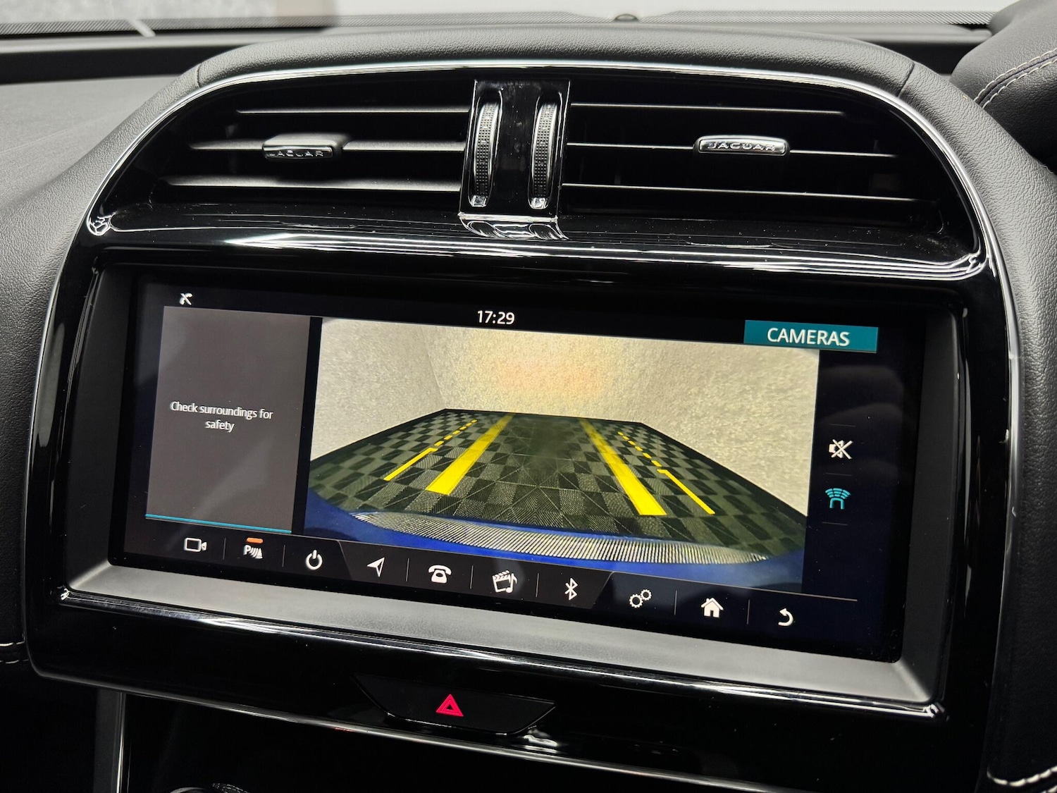 Used Jaguar XE 2019 for sale - 77174547: Photo 13