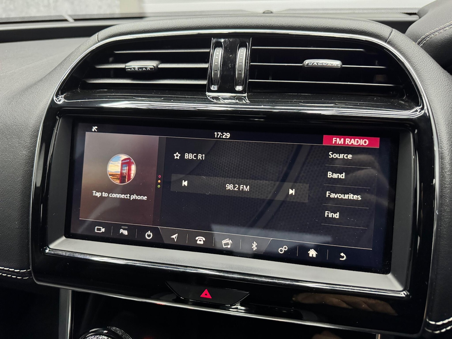 Used Jaguar XE 2019 for sale - 77174547: Photo 16