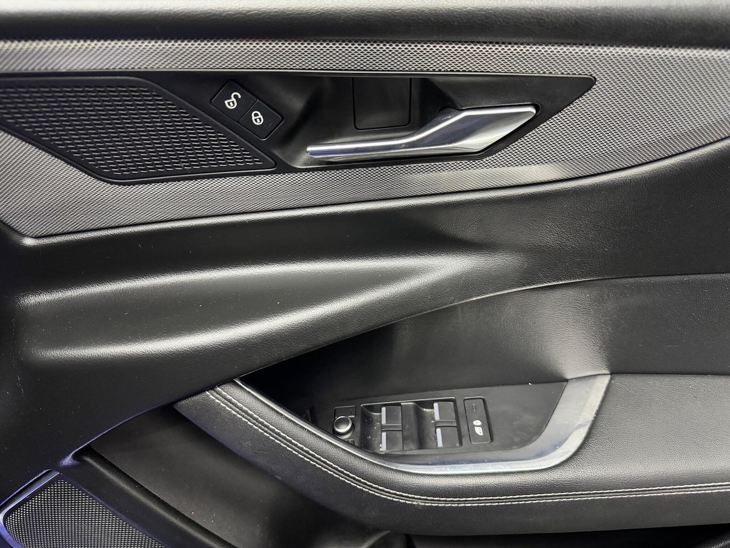 Used Jaguar XE 2019 for sale - 77174547: Photo 21