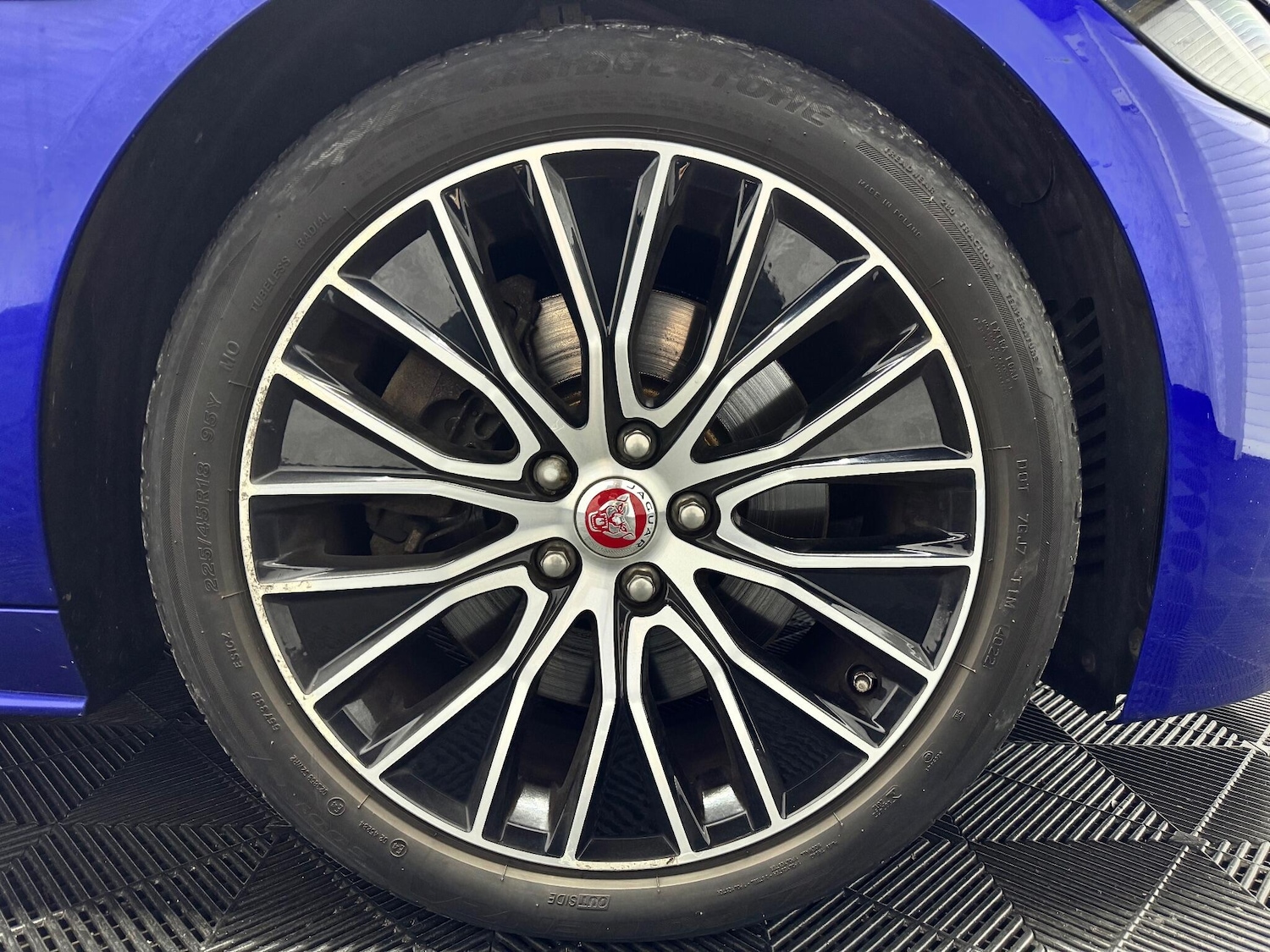 Used Jaguar XE 2019 for sale - 77174547: Photo 30