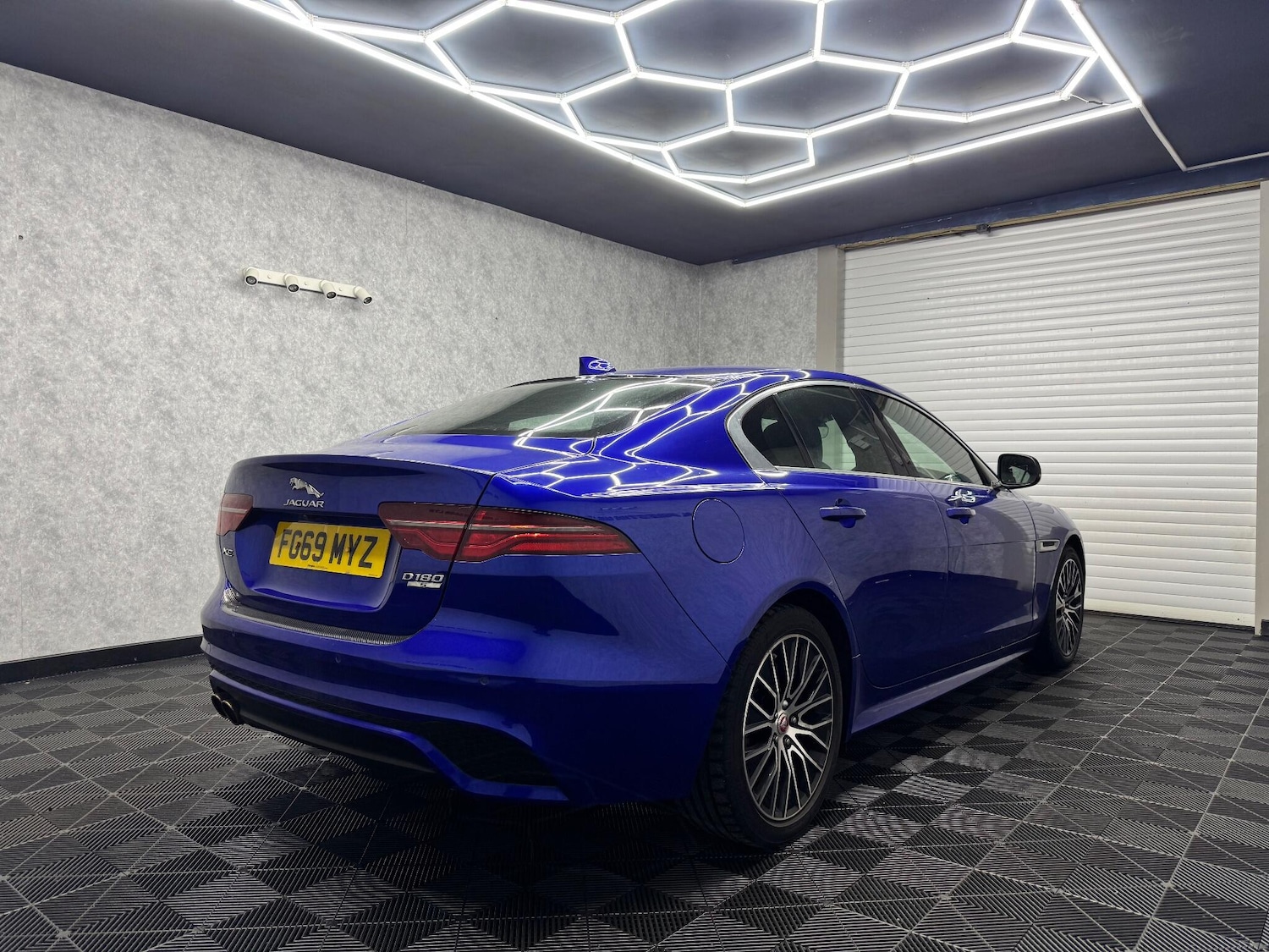 Used Jaguar XE 2019 for sale - 77174547: Photo 4
