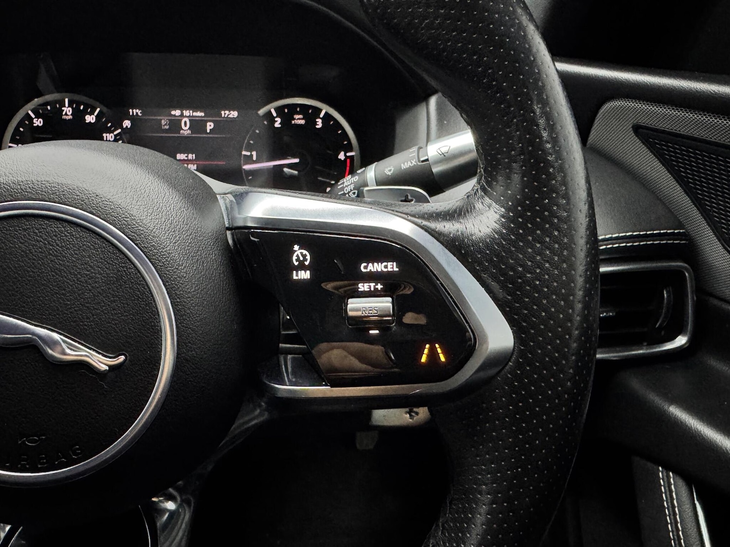 Used Jaguar XE 2019 for sale - 77174547: Photo 9