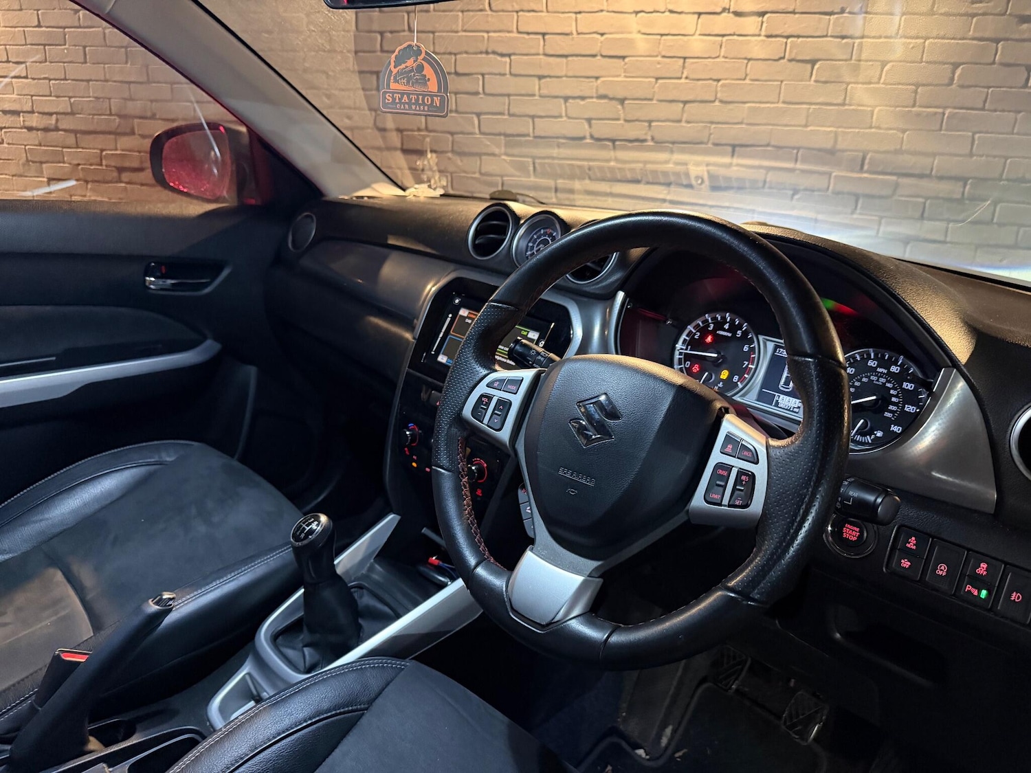 Used Suzuki Vitara 2017 for sale - 77279647: Photo 2