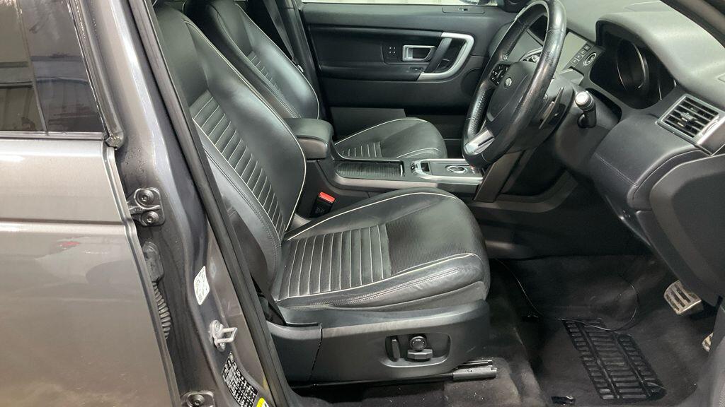 Used Land Rover Discovery Sport 2017 for sale - 76360647: Photo 2