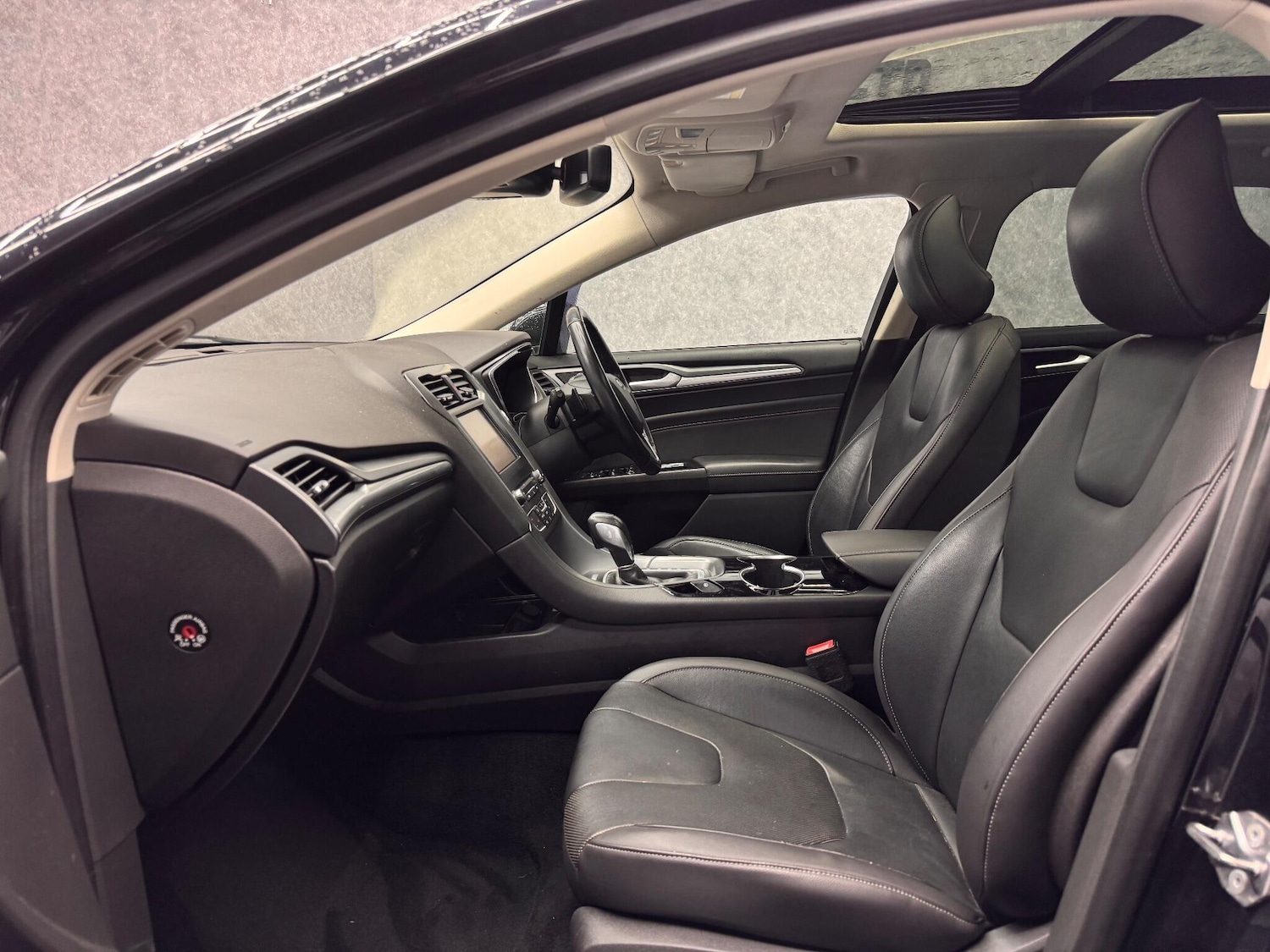 Used Ford Mondeo 2015 for sale - 76597324: Photo 3