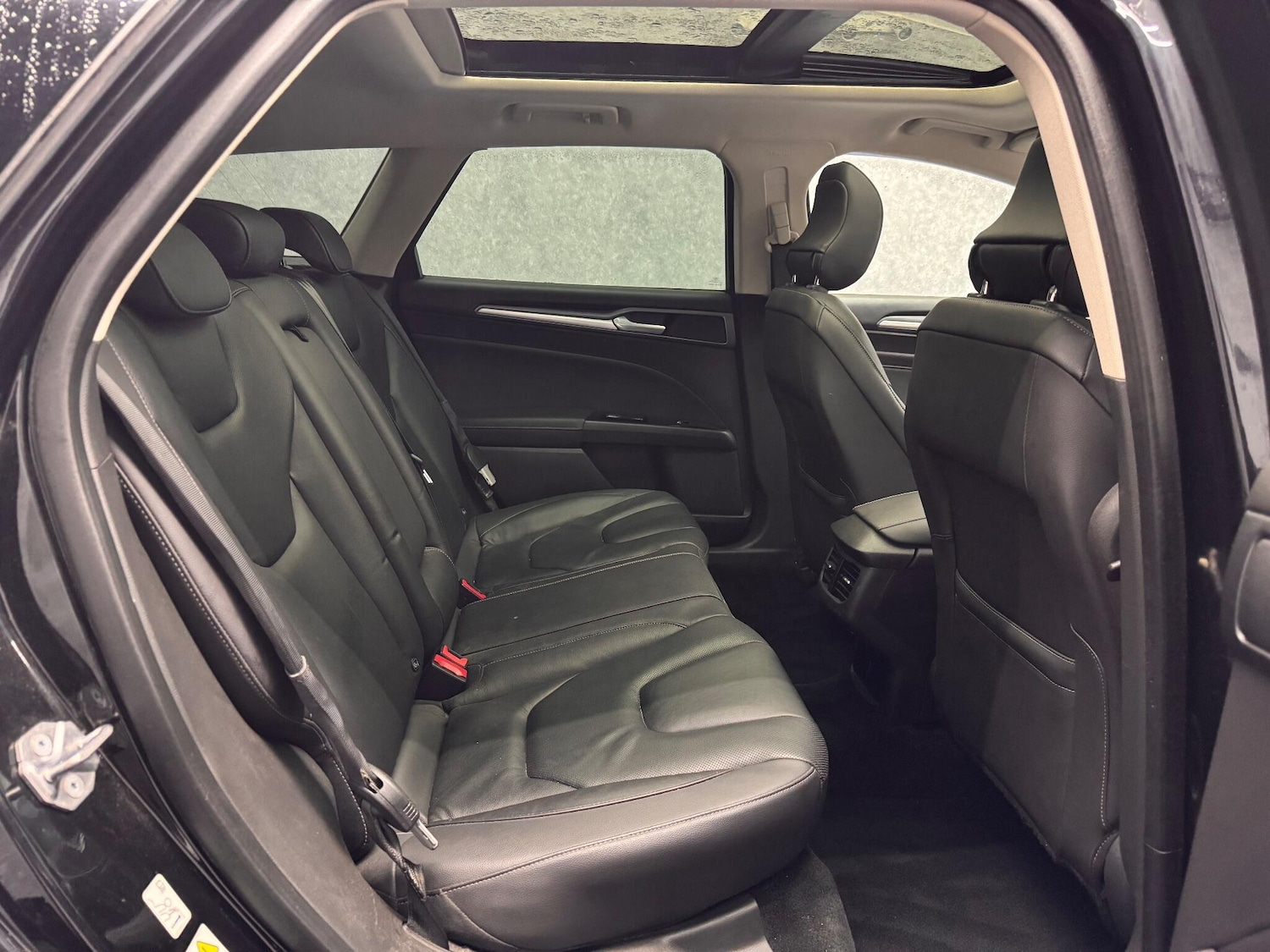 Used Ford Mondeo 2015 for sale - 76597324: Photo 5