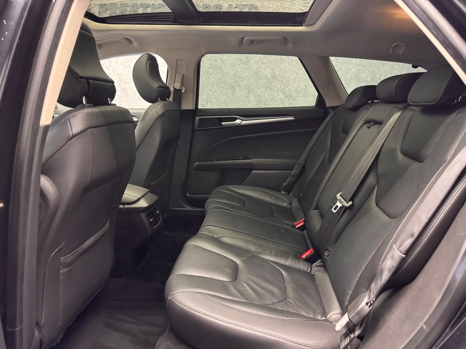 Used Ford Mondeo 2015 for sale - 76597324: Photo 6