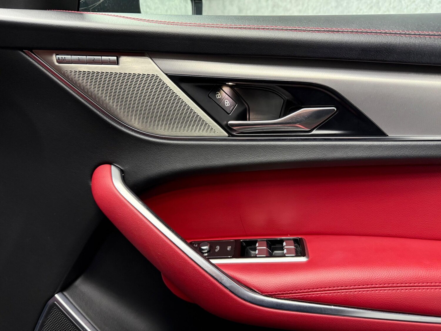 Used Jaguar F-Pace 2021 for sale - 78058197: Photo 16