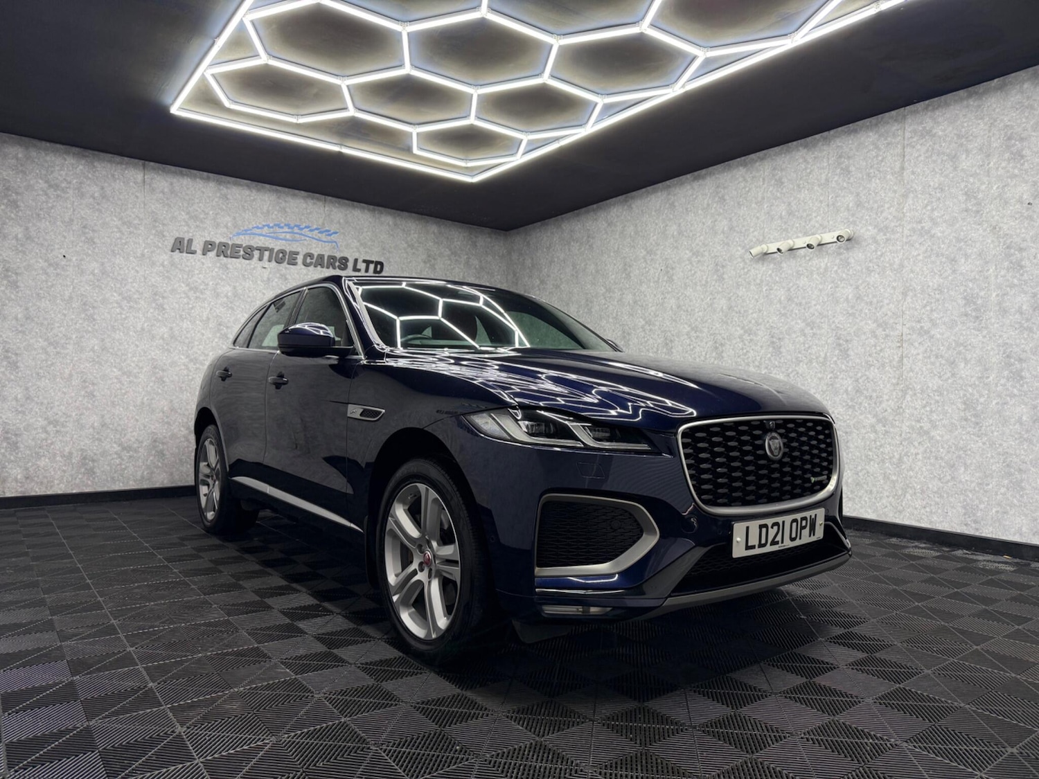Used Jaguar F-Pace 2021 for sale - 78058197: Photo 2