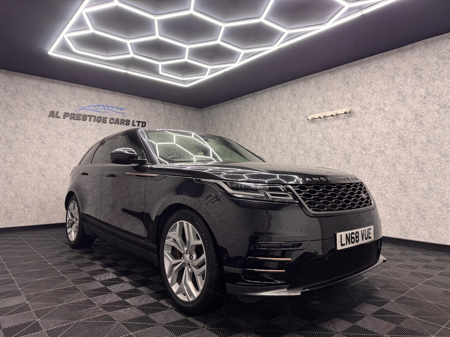 Used Land Rover Range Rover Velar 2018 for sale - 76239273: Photo 18