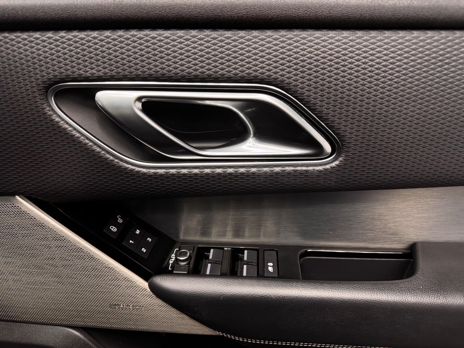 Used Land Rover Range Rover Velar 2018 for sale - 76239273: Photo 23