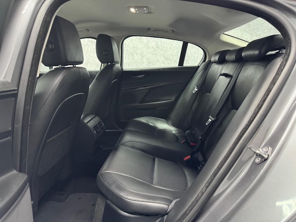 Used Jaguar XE 2015 for sale - 75658562: Photo 20