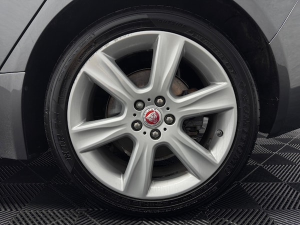 Used Jaguar XE 2015 for sale - 75658562: Photo 33