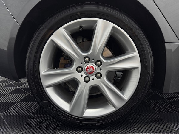 Used Jaguar XE 2015 for sale - 75658562: Photo 34