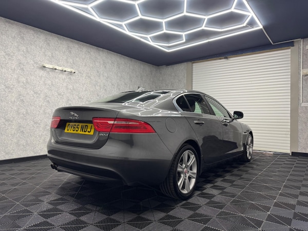 Used Jaguar XE 2015 for sale - 75658562: Photo 4