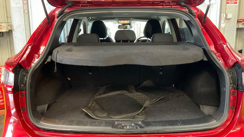 Used Nissan Qashqai 2018 for sale - 77683901: Photo 12