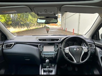 Used Nissan Qashqai 2017 for sale - 76512900: Photo