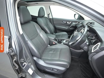 Used Nissan Qashqai 2017 for sale - 76512900: Photo