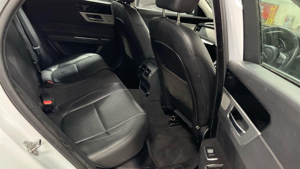 Used Jaguar XF 2016 for sale - 77696687: Photo 3