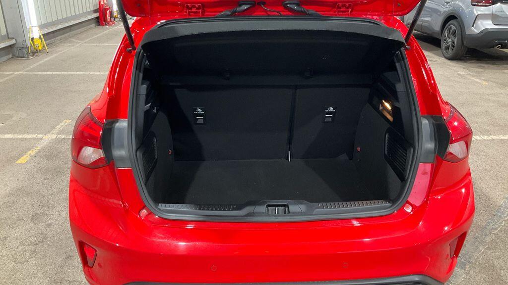 Used Ford Focus 2021 for sale - 76765296: Photo 11