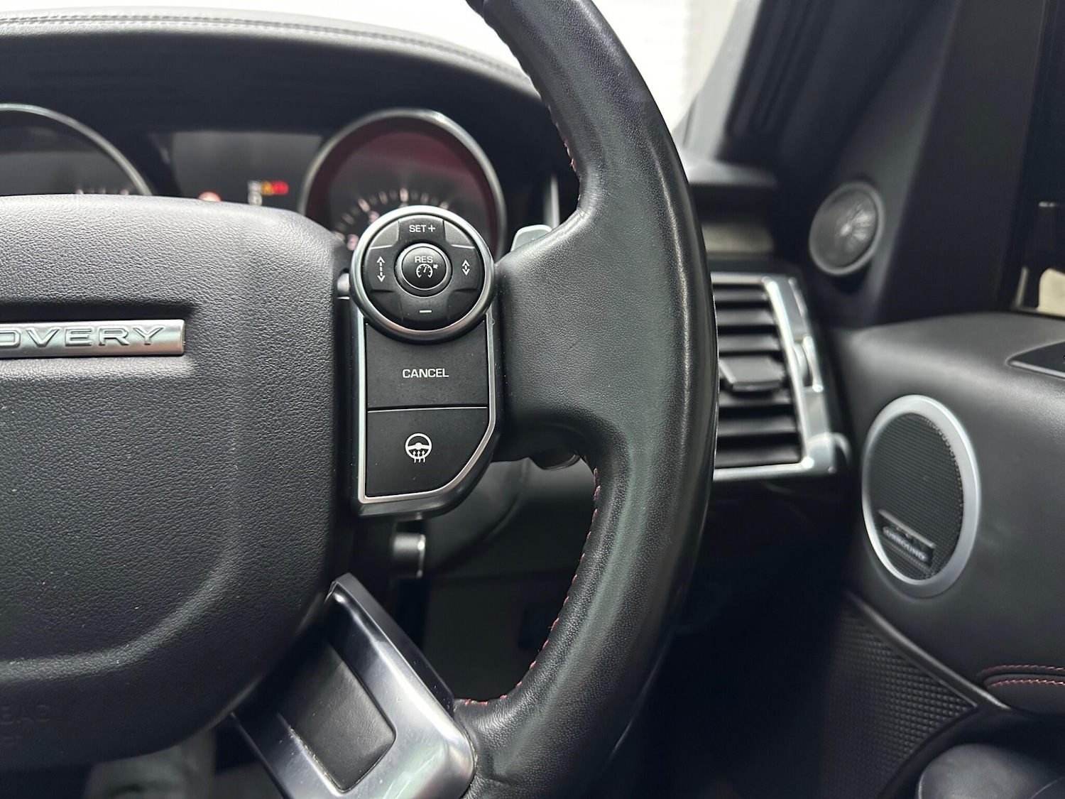 Used Land Rover Discovery 2017 for sale - 78058281: Photo 10