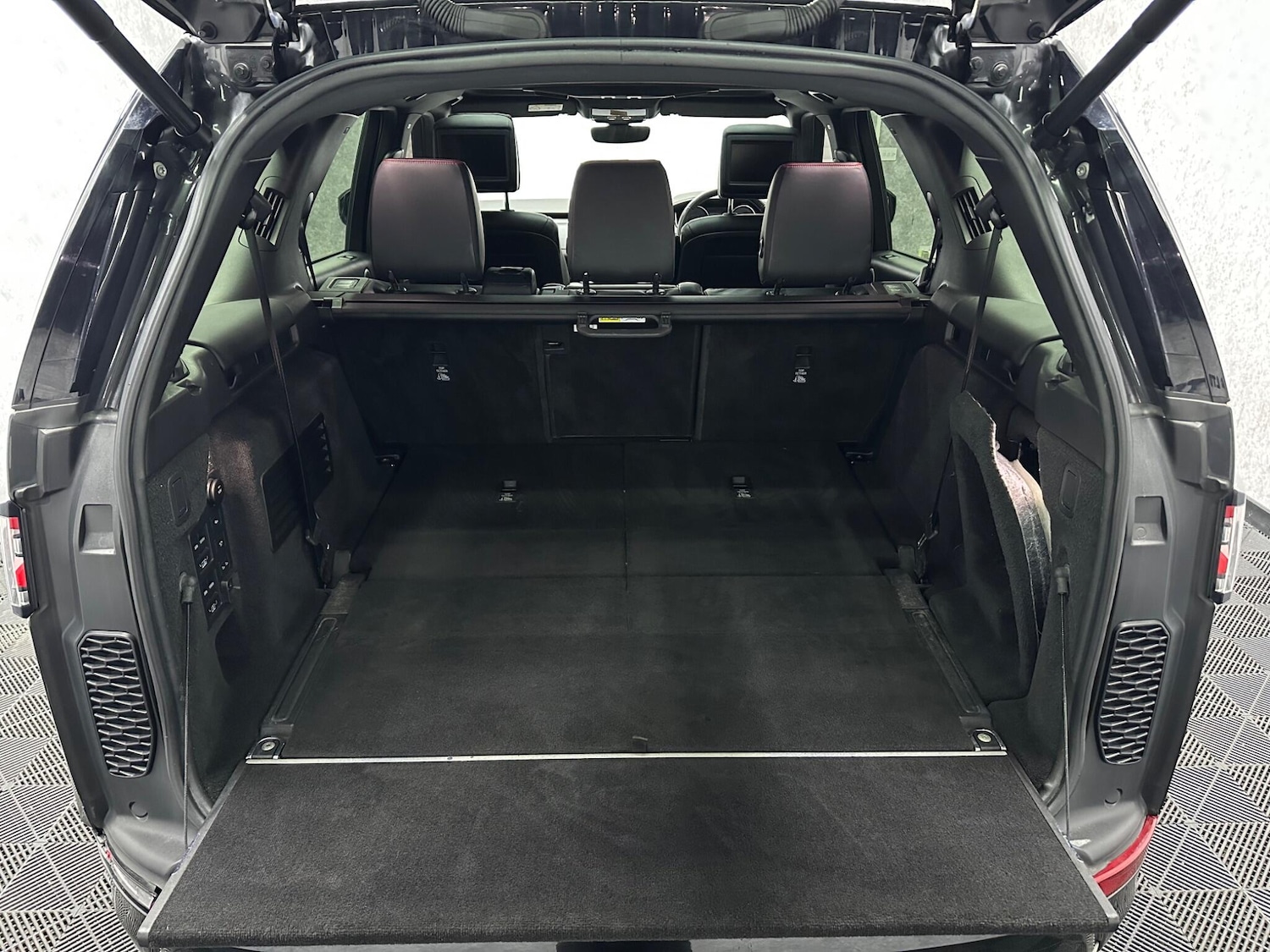 Used Land Rover Discovery 2017 for sale - 78058281: Photo 26