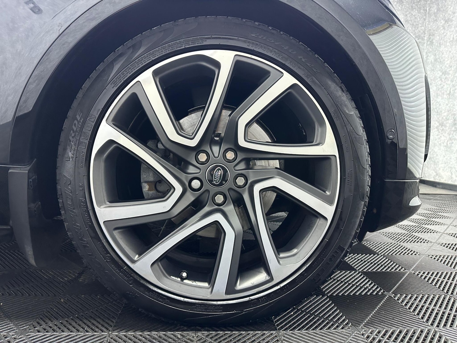 Used Land Rover Discovery 2017 for sale - 78058281: Photo 31