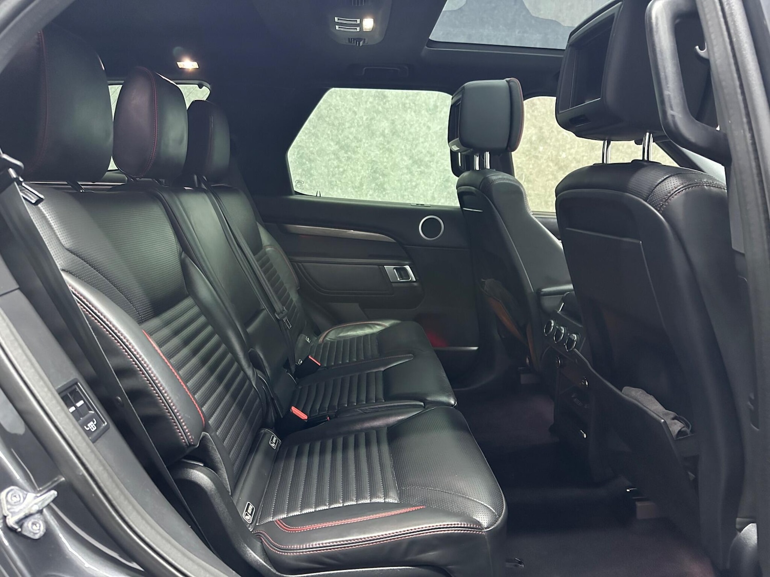 Used Land Rover Discovery 2017 for sale - 78058281: Photo 6