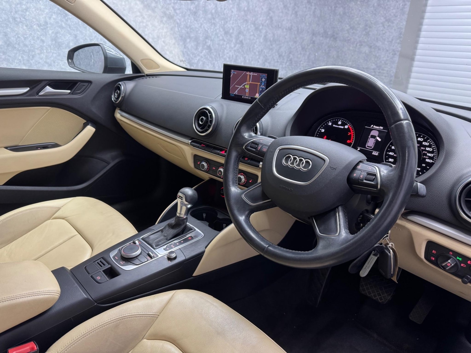 Used Audi A3 2015 for sale - 76158632: Photo 2