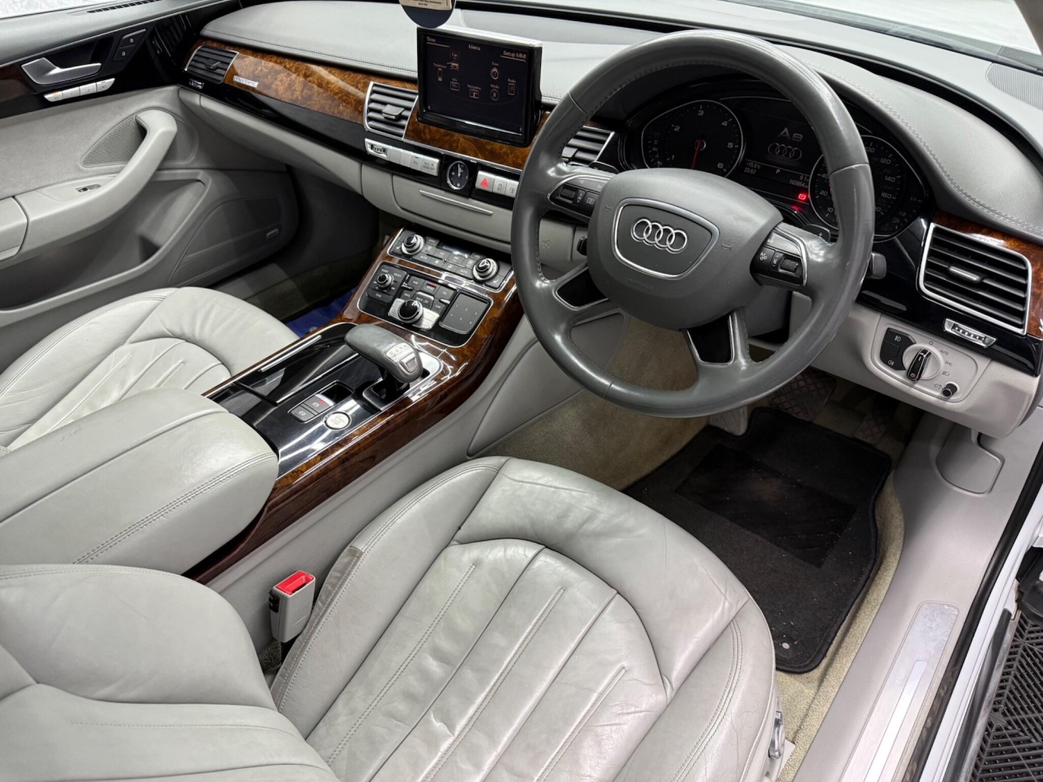 Used Audi A8 for sale - 78058961: Photo 2