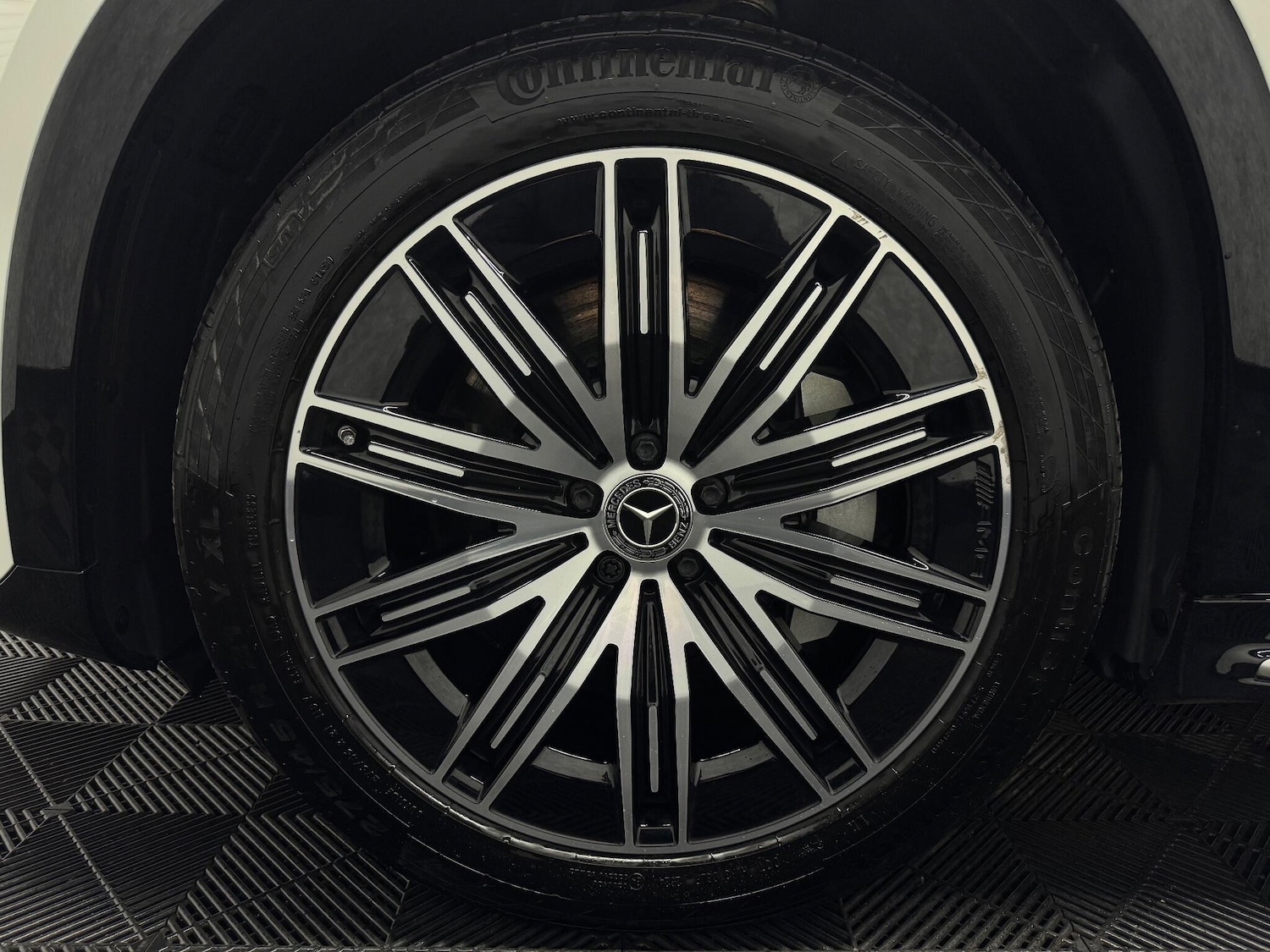 Used Mercedes-Benz EQS 2023 for sale - 76550664: Photo 41