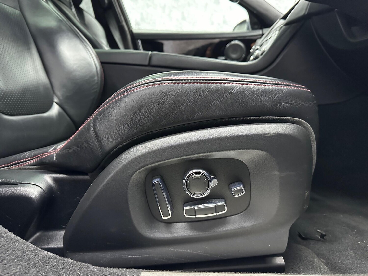 Used Jaguar XJ 2016 for sale - 78058112: Photo 29