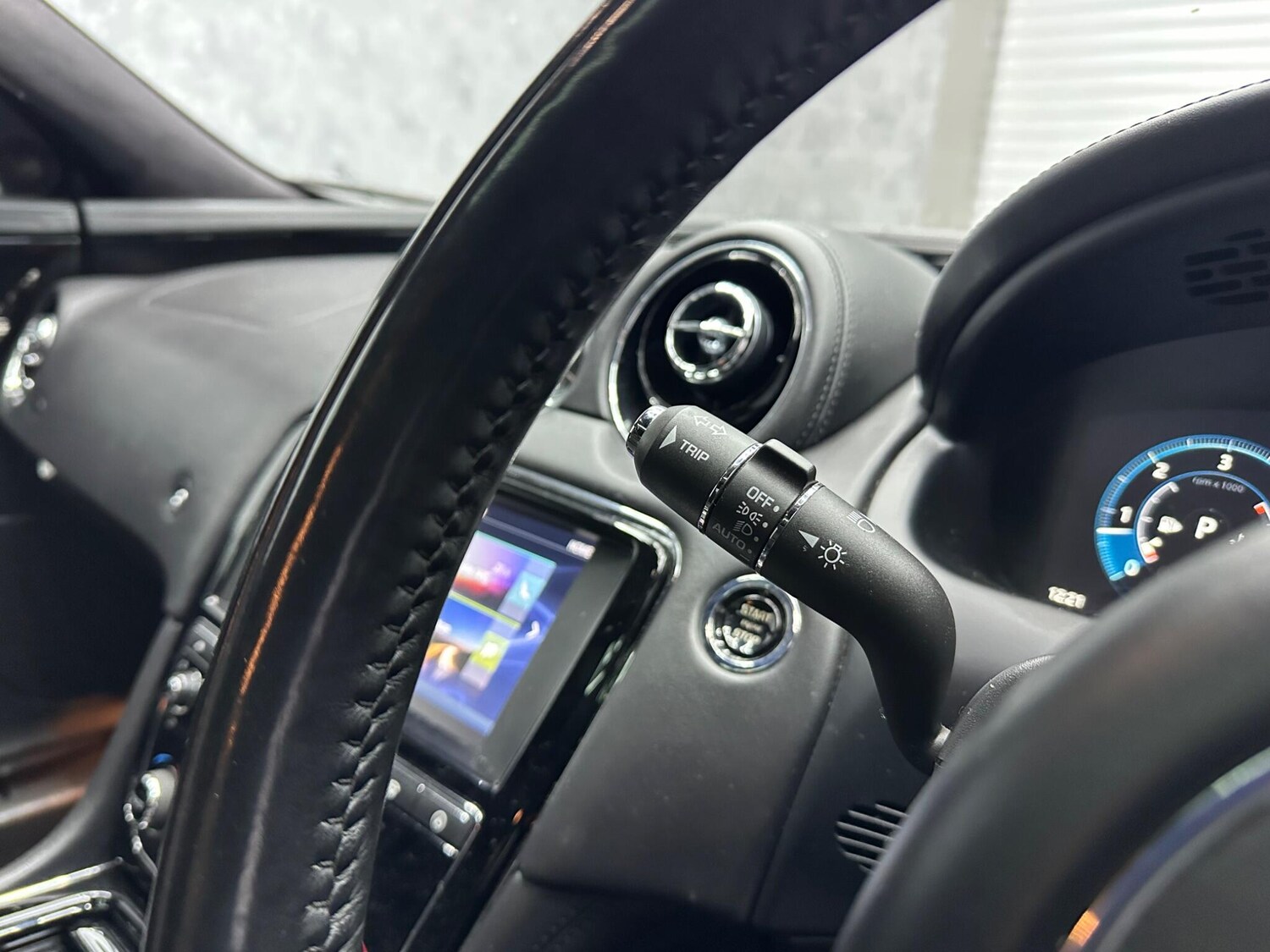 Used Jaguar XJ 2016 for sale - 78058112: Photo 31