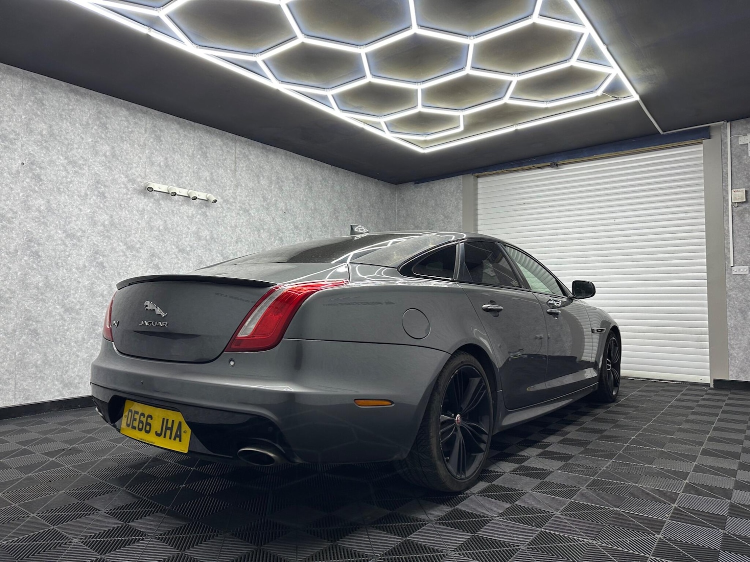 Used Jaguar XJ 2016 for sale - 78058112: Photo 4