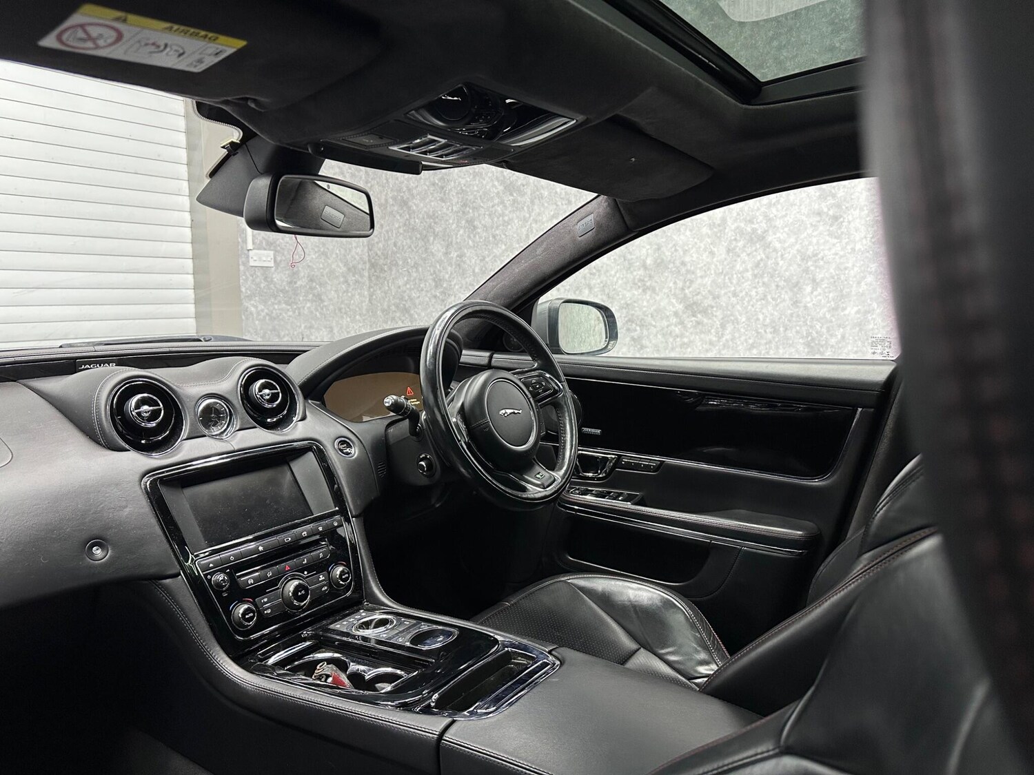 Used Jaguar XJ 2016 for sale - 78058112: Photo 9