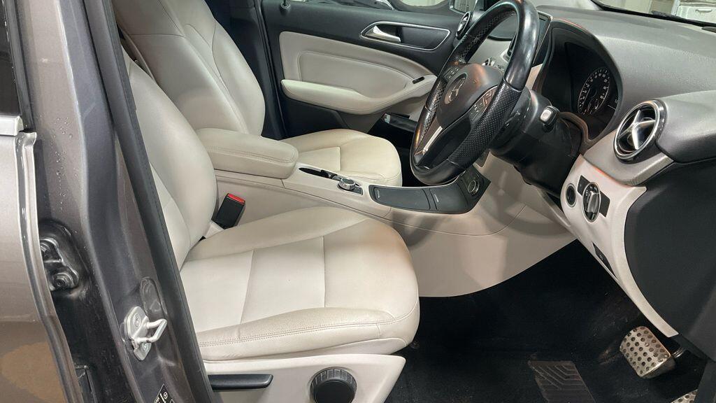 Used Mercedes-Benz B Class 2013 for sale - 77425039: Photo 2