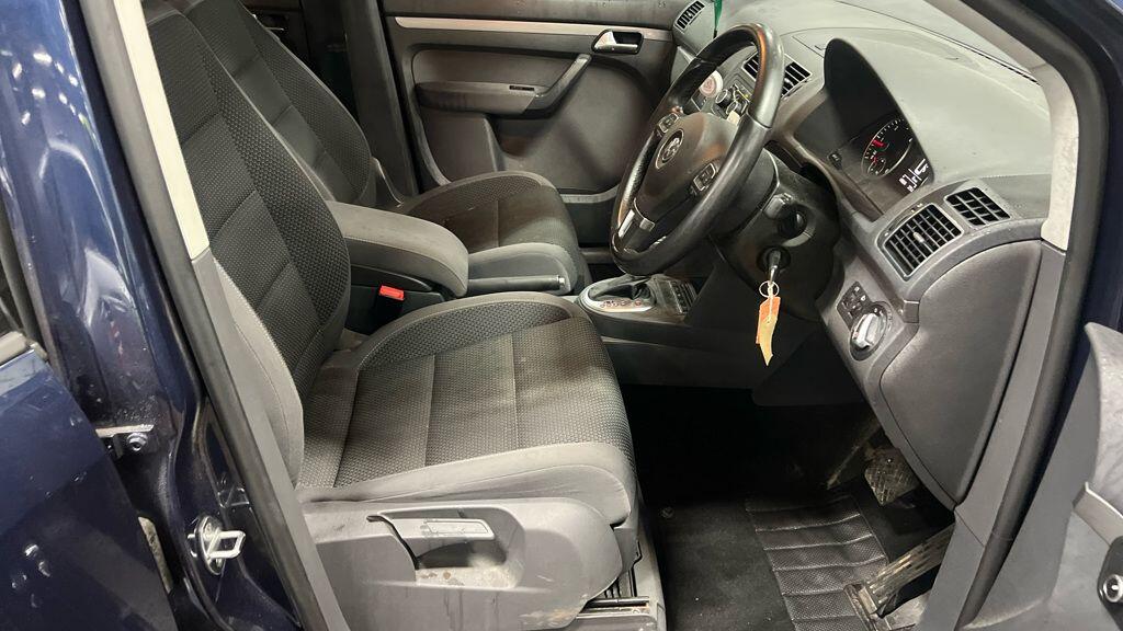 Used Volkswagen Touran 2015 for sale - 76432976: Photo 2