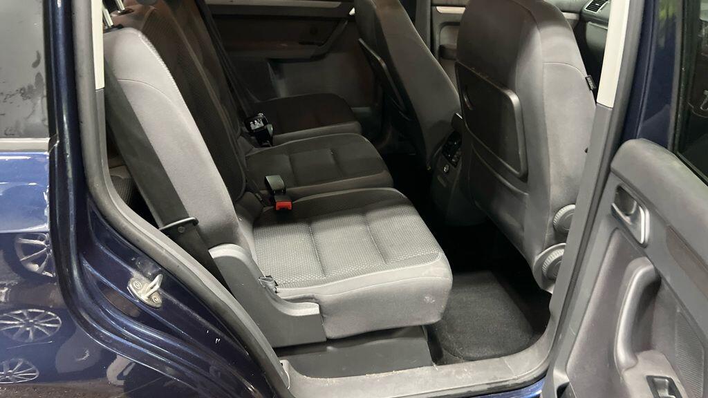 Used Volkswagen Touran 2015 for sale - 76432976: Photo 3