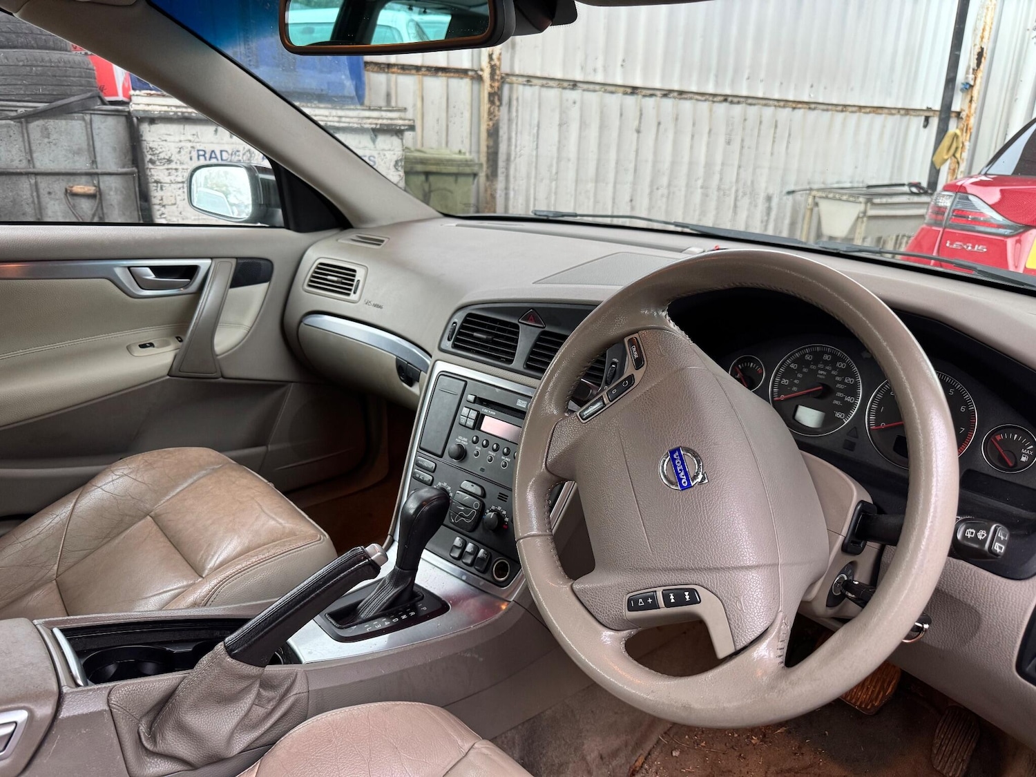 Used Volvo V70 2005 for sale - 76832812: Photo 2