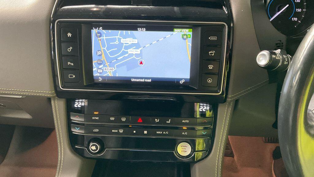 Used Jaguar F-Pace 2018 for sale - 76457340: Photo 4