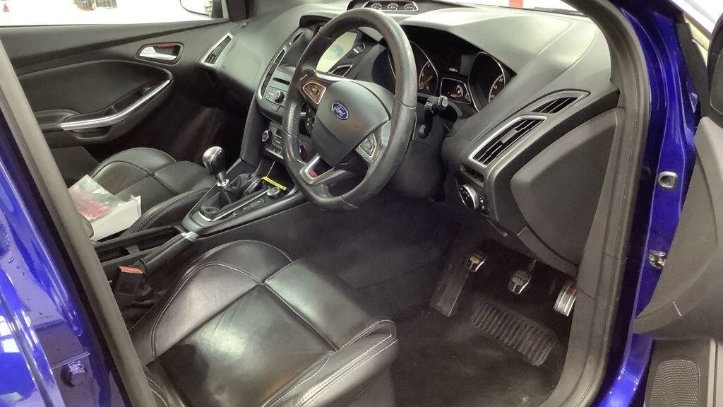 Used Ford Focus 2015 for sale - 76976416: Photo 2