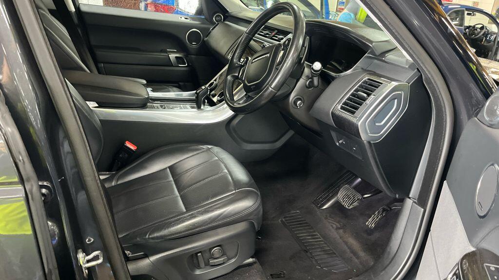 Used Land Rover Range Rover Sport 2019 for sale - 78071883: Photo 2