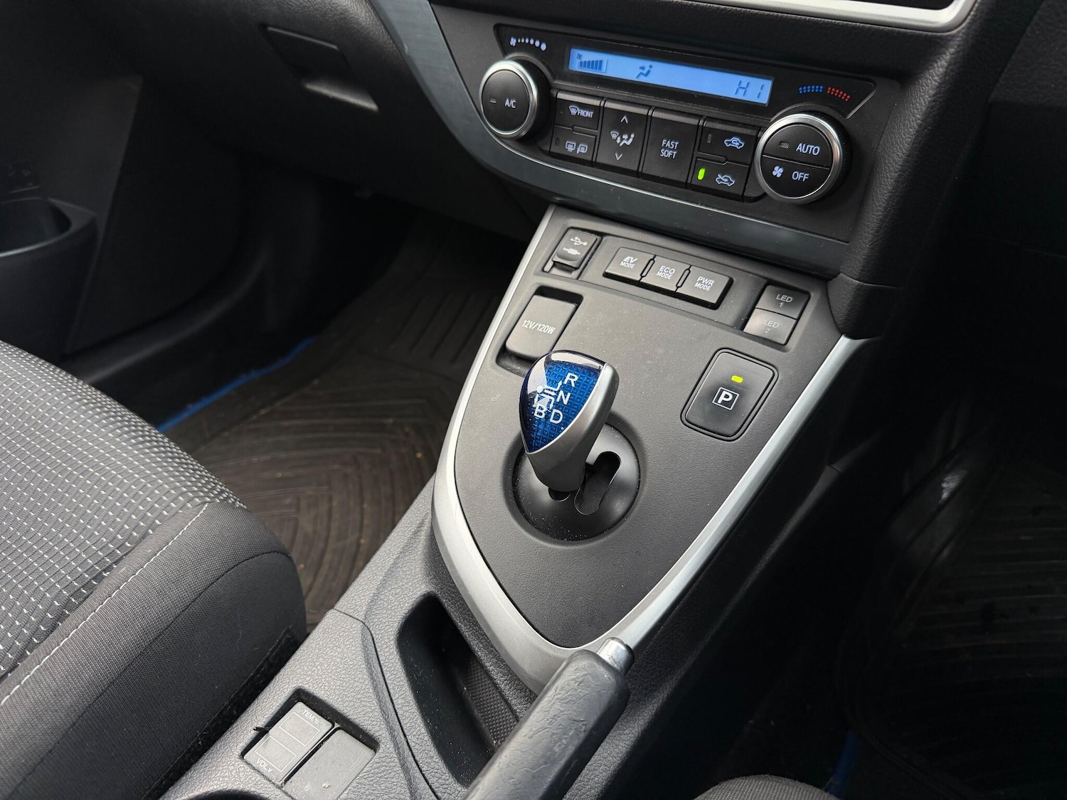 Used Toyota Auris 2013 for sale - 77081342: Photo 6