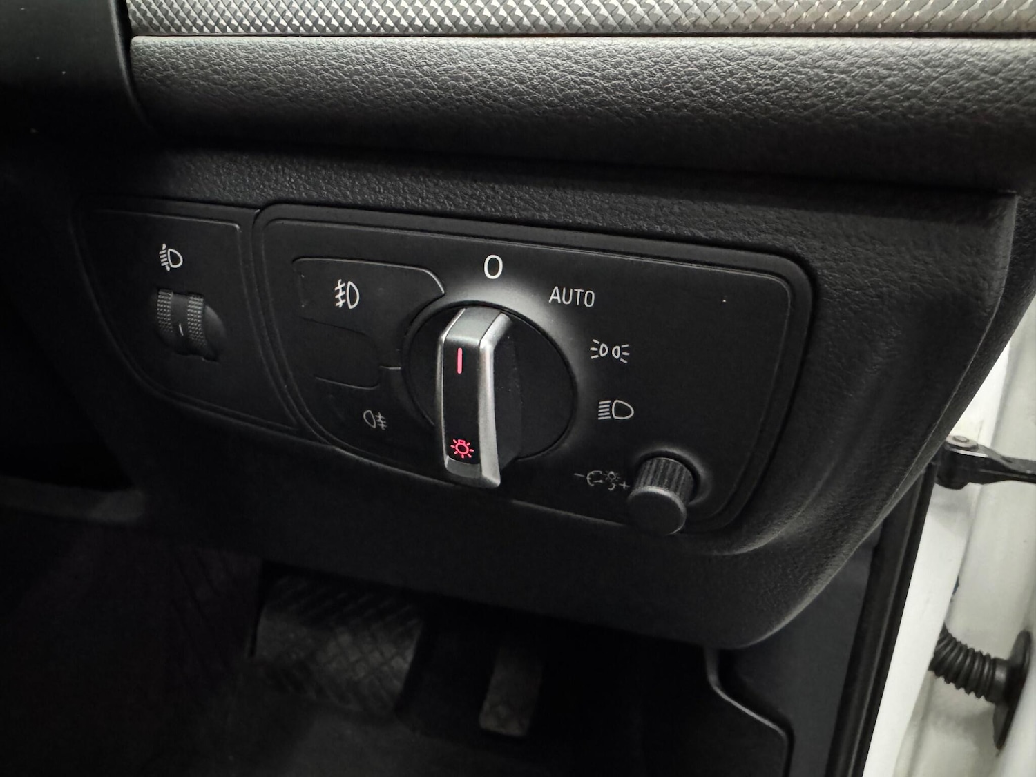 Used Audi A6 Saloon 2014 for sale - 76361363: Photo 25