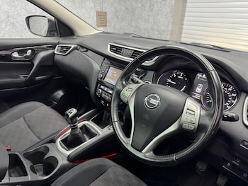 Used Nissan Qashqai 2015 for sale - 76246862: Photo 2