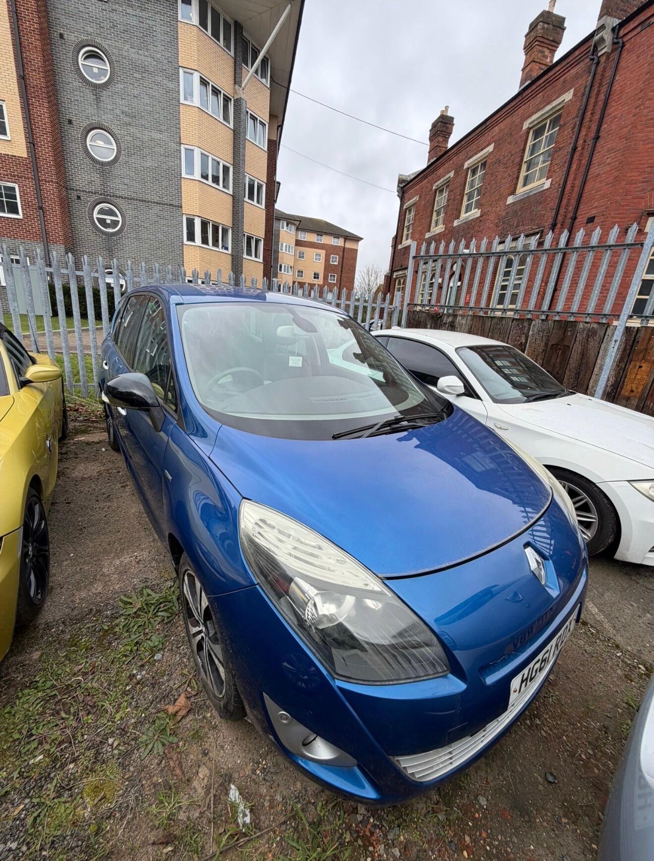 Used Renault Grand Scenic for sale - 78057529: Photo 2