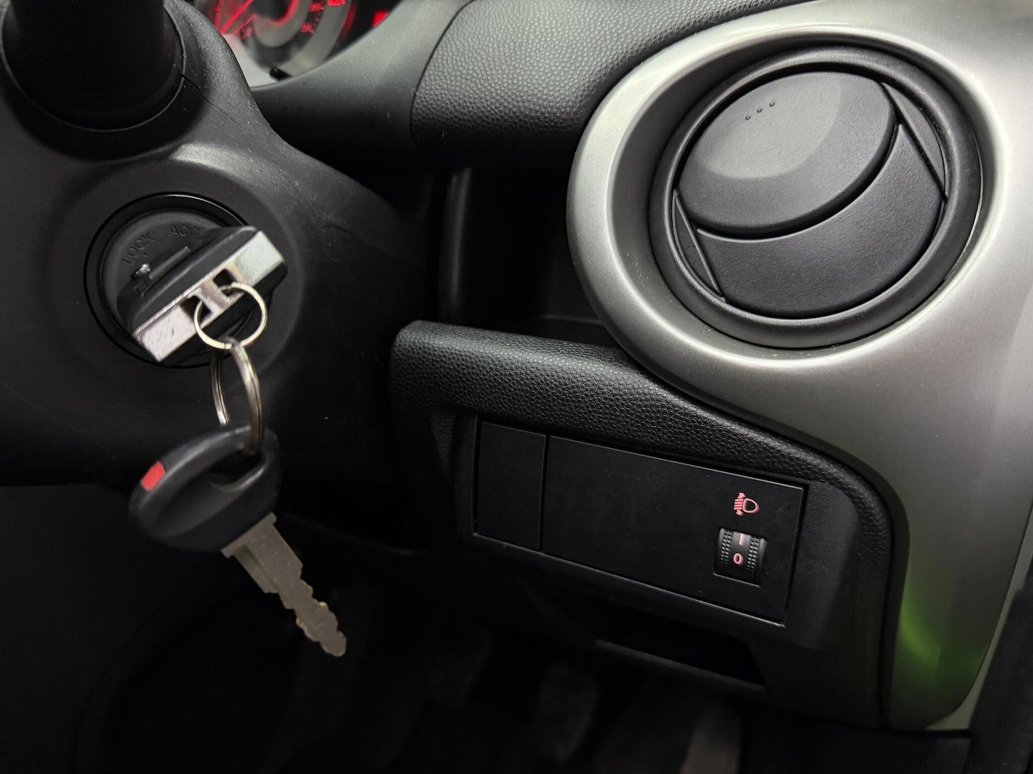 Used Mazda Mazda2 2009 for sale - 77109165: Photo 17